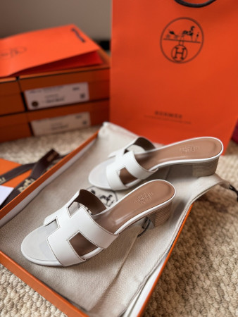 UA Hermès Oasis White Sandal