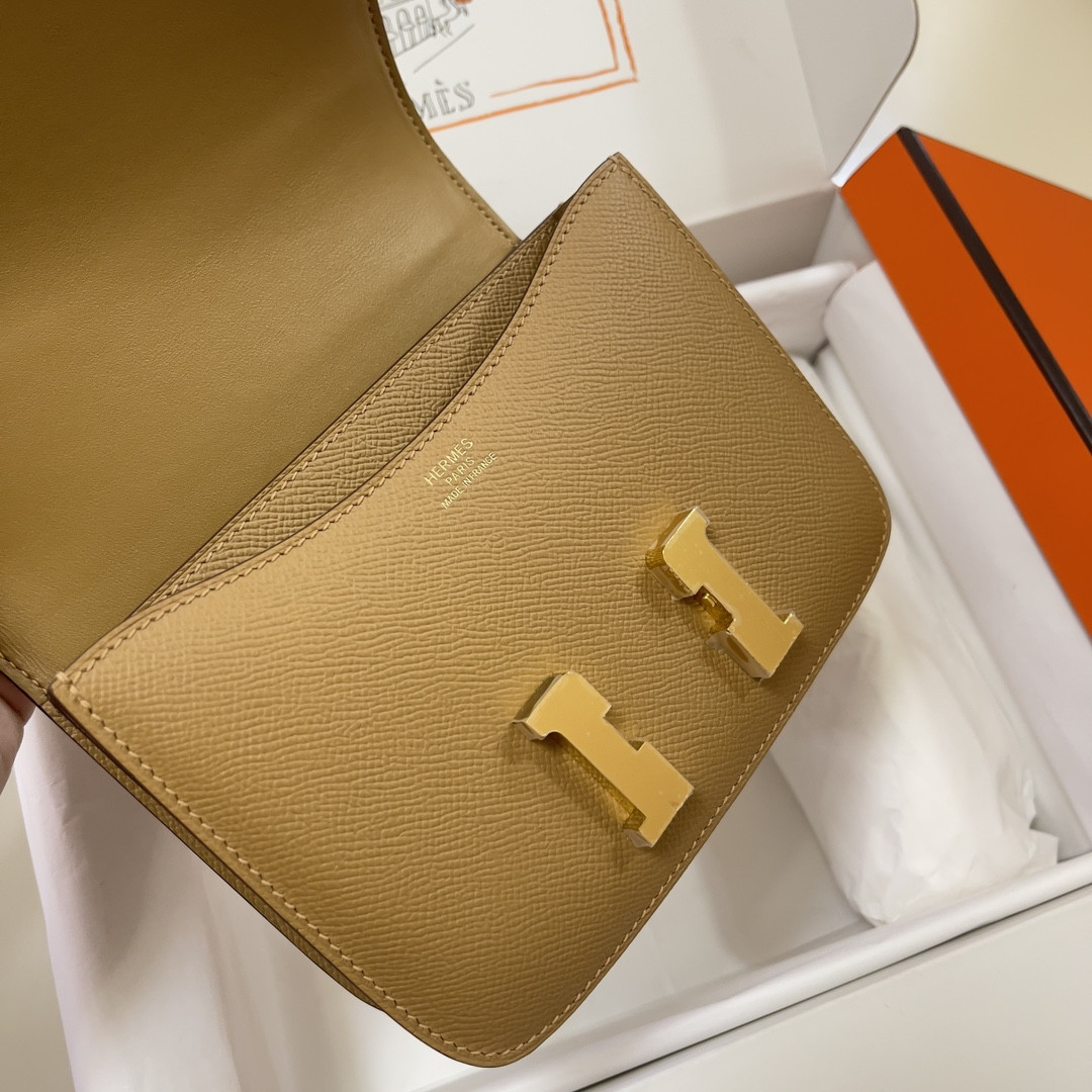 Hermès Constance 19 Epsom Gold Hardware 7.25" x 6.25" x 2.25"