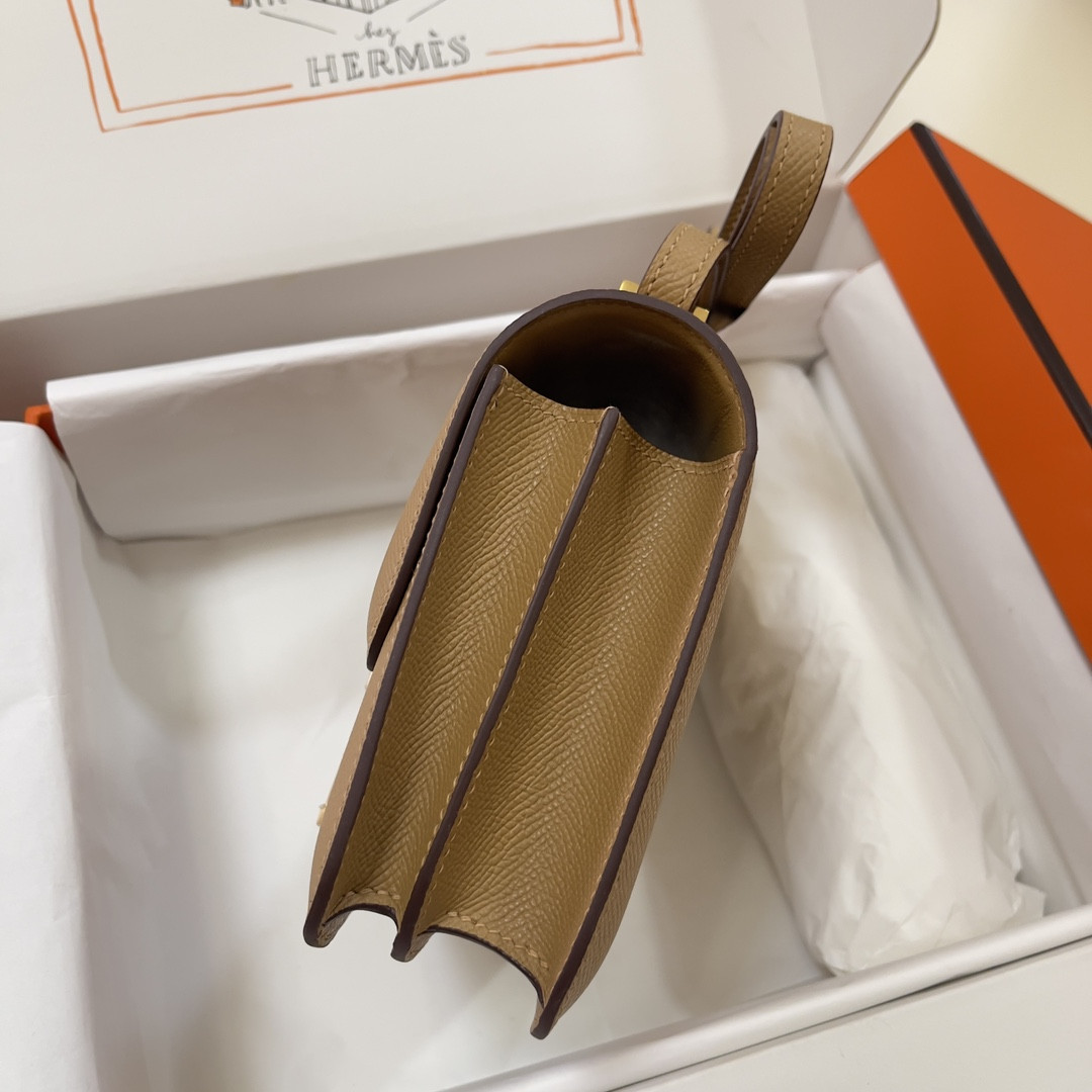 Hermès Constance 19 Epsom Gold Hardware 7.25" x 6.25" x 2.25"
