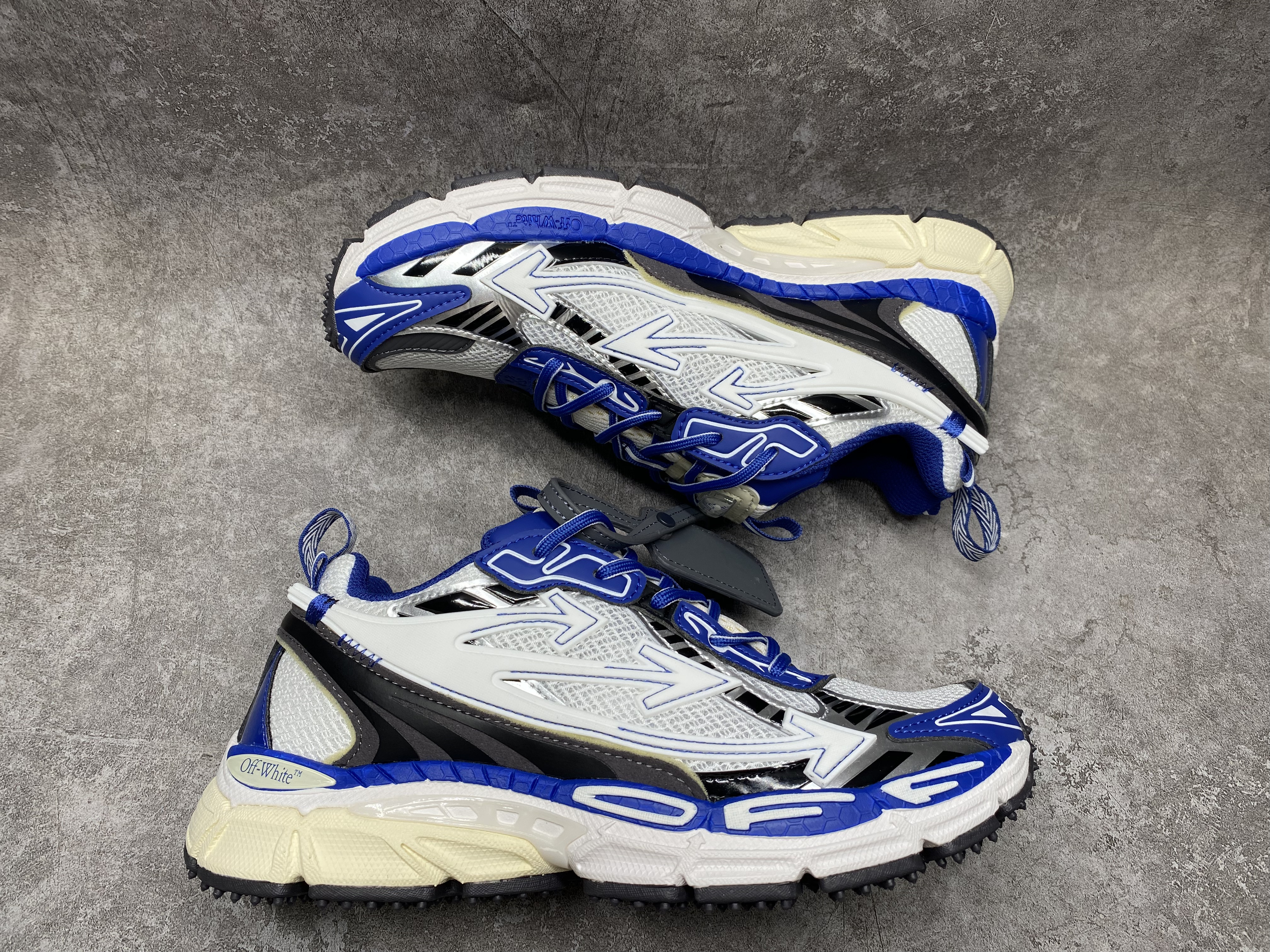 UA Off-White "BE RIGHT BACK"