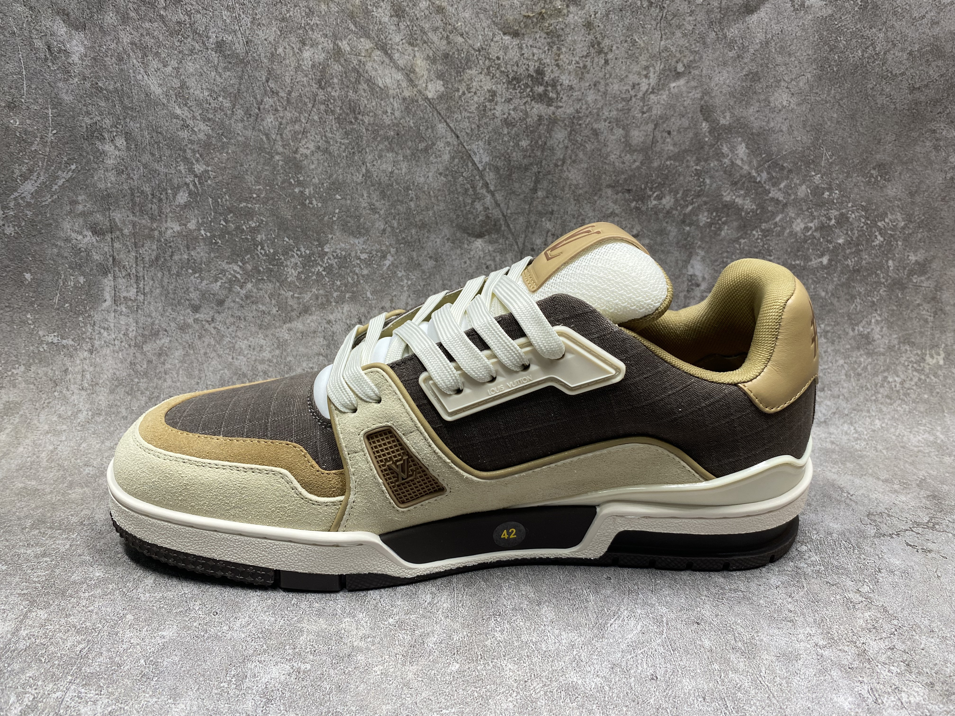 UA LV trainer Sneakers