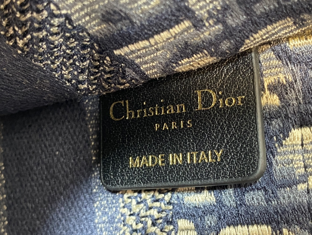 D*or book tote size mini 23*7*17cm