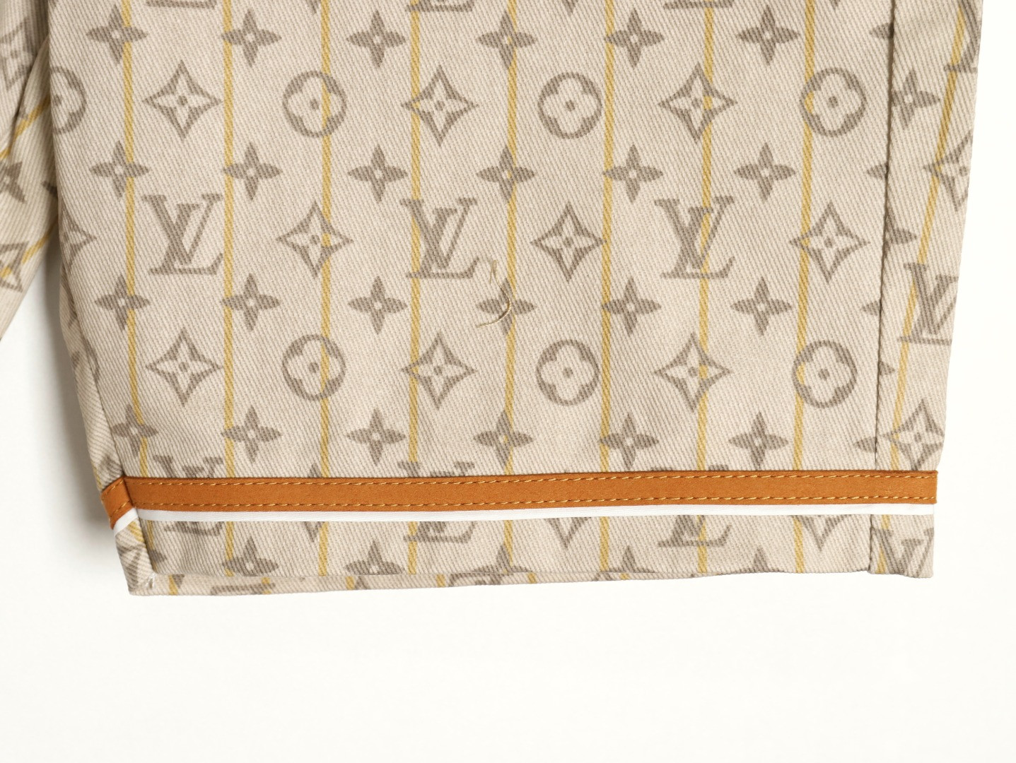 l0*is V*t0n lv shorts