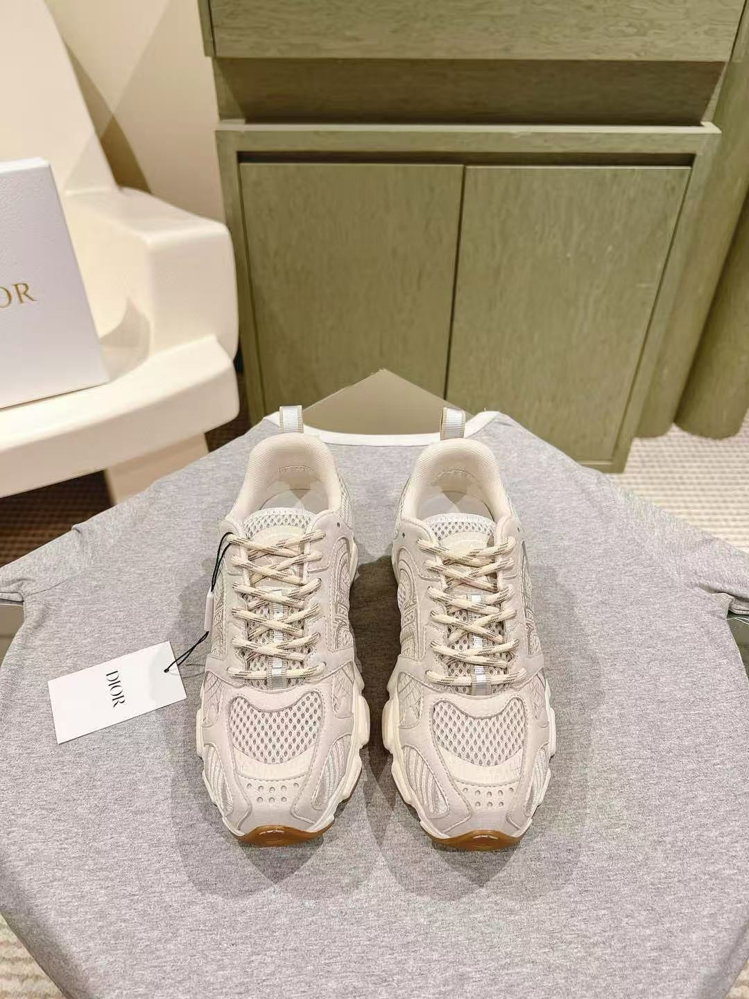 ua D*or chrono sneakers