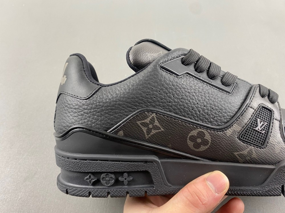 UA LV trainer Sneakers