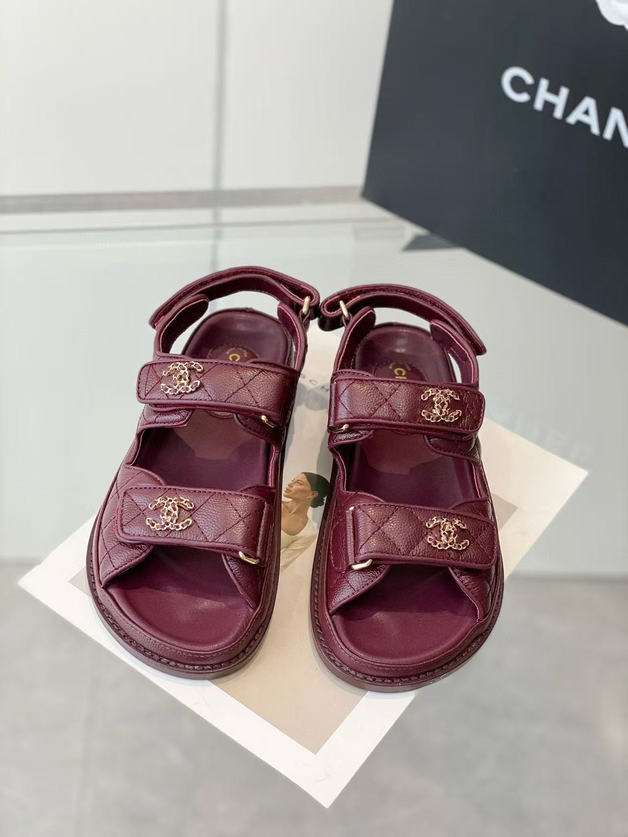 ua Ch*el sandals