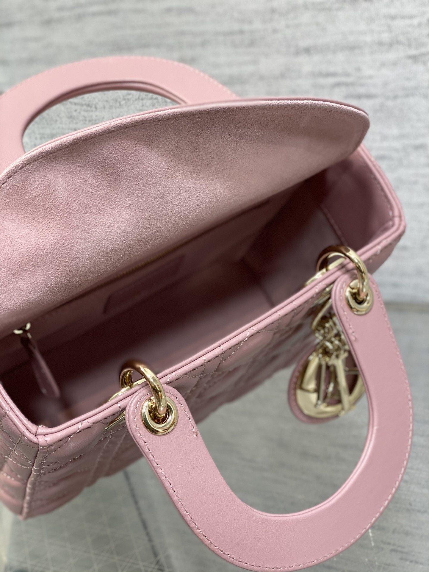 small lady D*or my abcD*or bag 8 x 6.5 x 3 inches