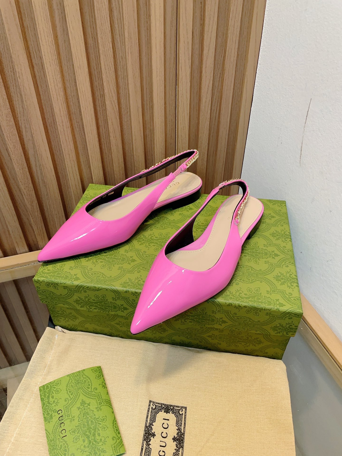 G*u*i signoria slingback pump flat shoes