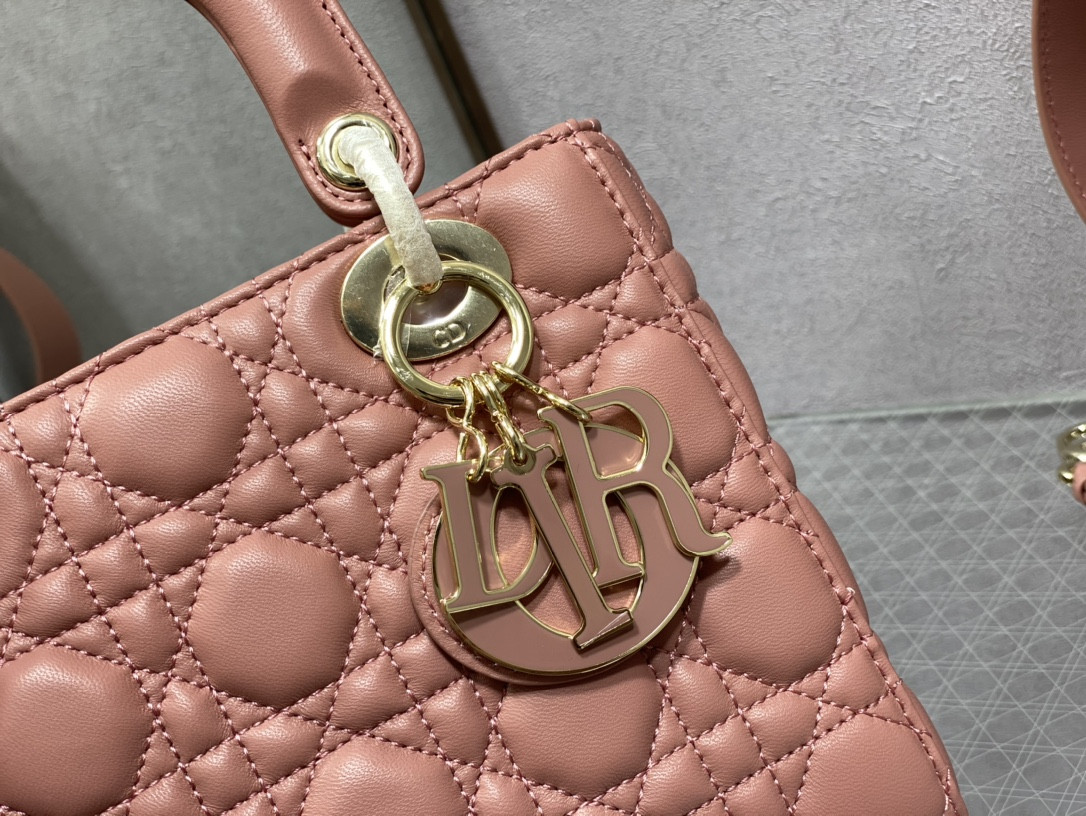 small lady D*oramour my abcD*or bag 8 x 6.5 x 3 inches