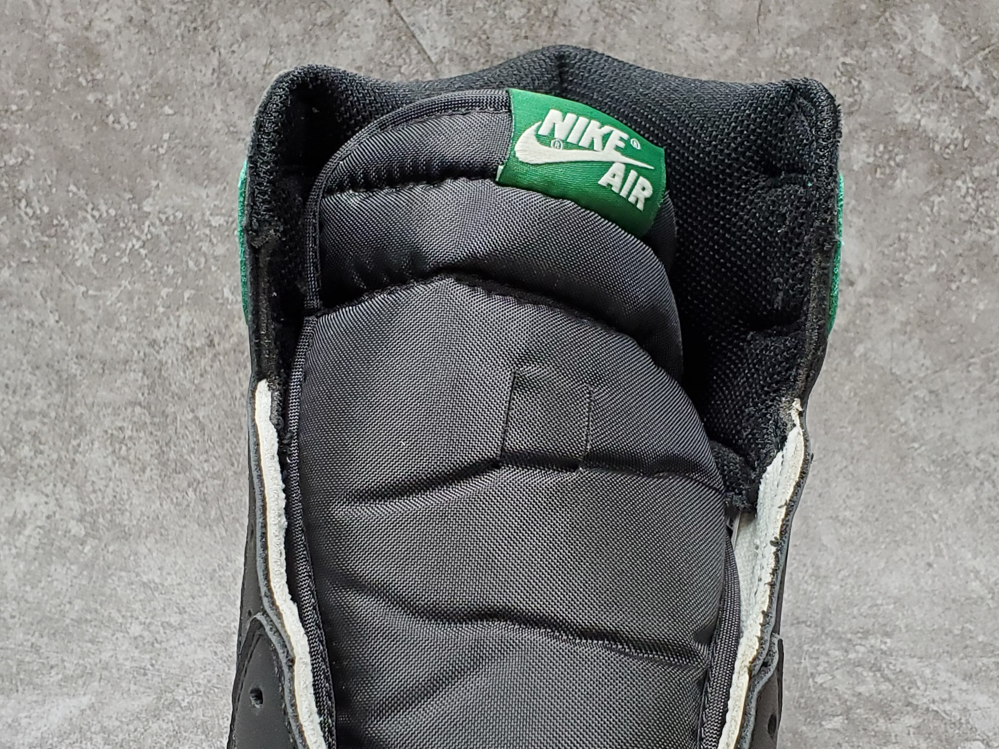 Air Jordan 1 Retro High Pine Green