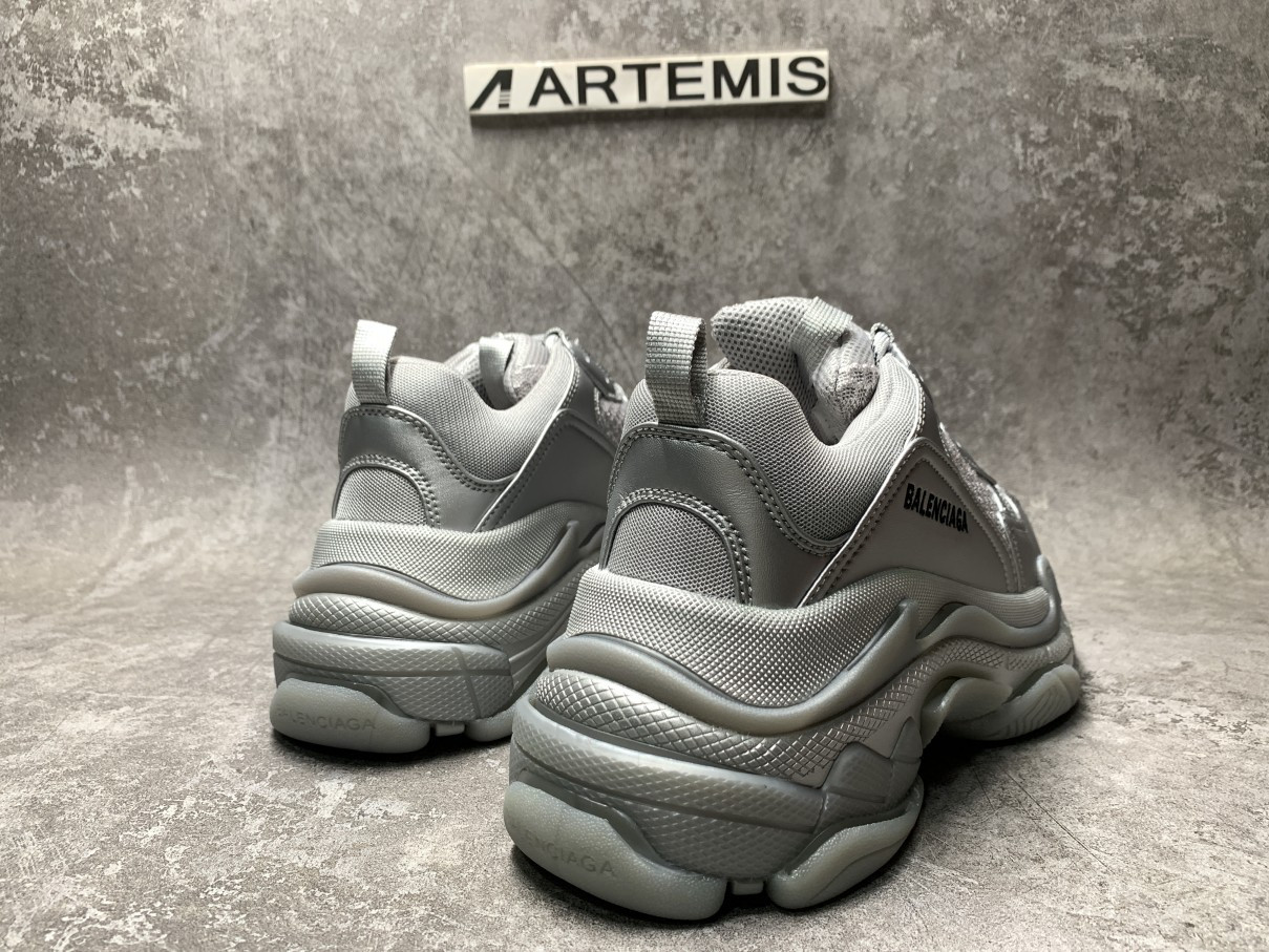 Balenciga Triple S Sneaker Silver Metallic