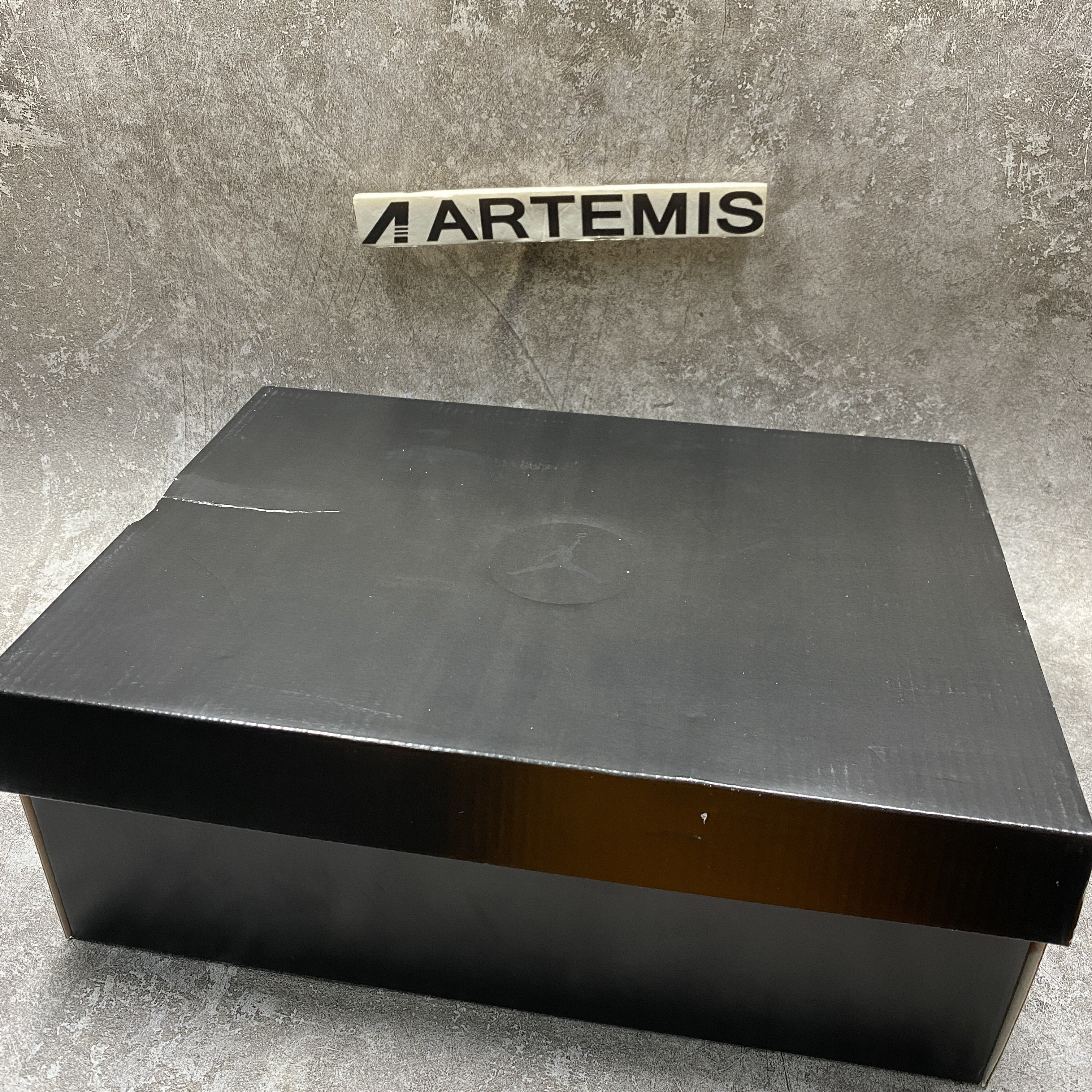 Air Jordan 13 Retro Cap and Gown