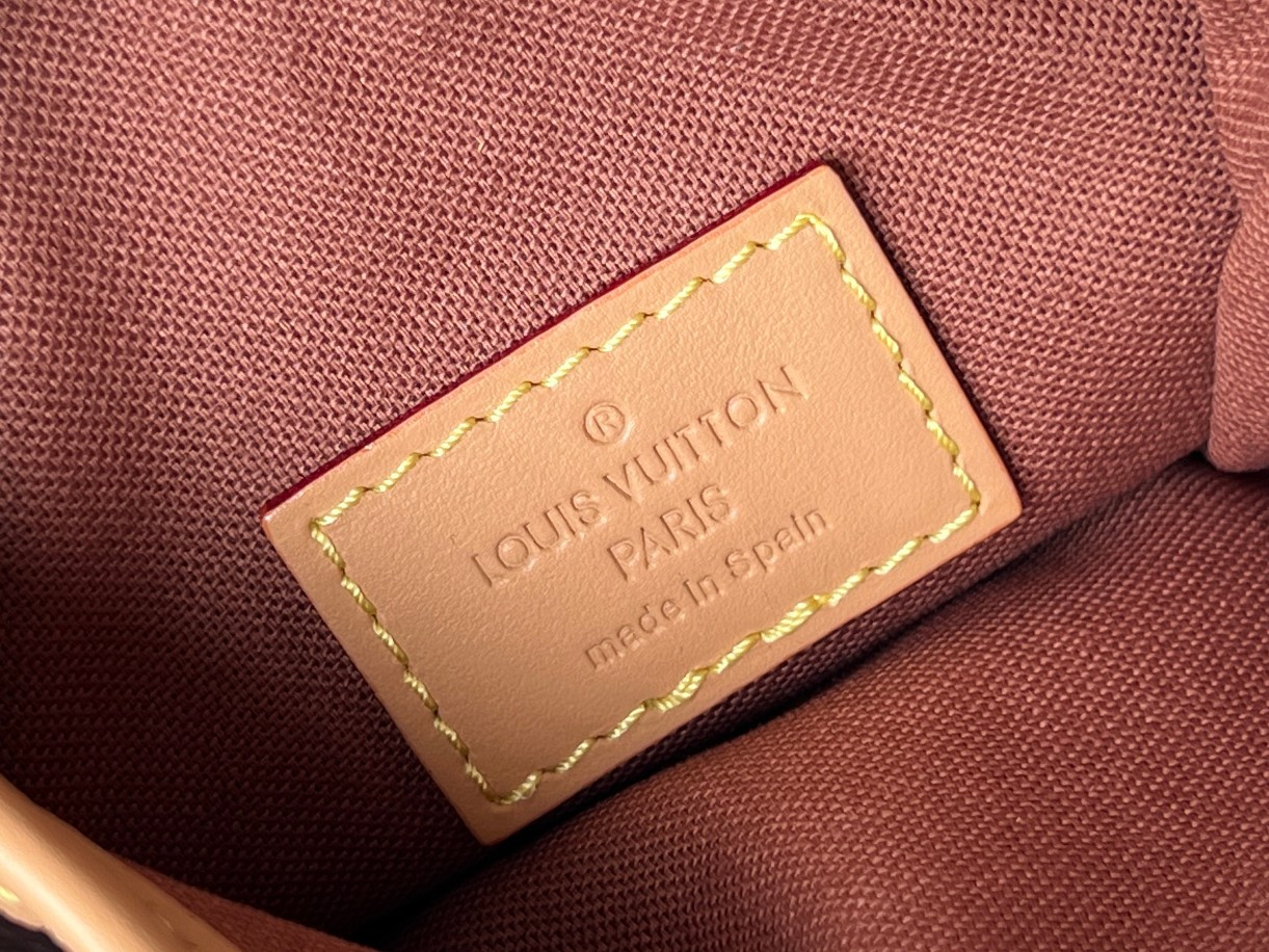 LV Fold Me Pouch M80874 14.5x18x6.5cm