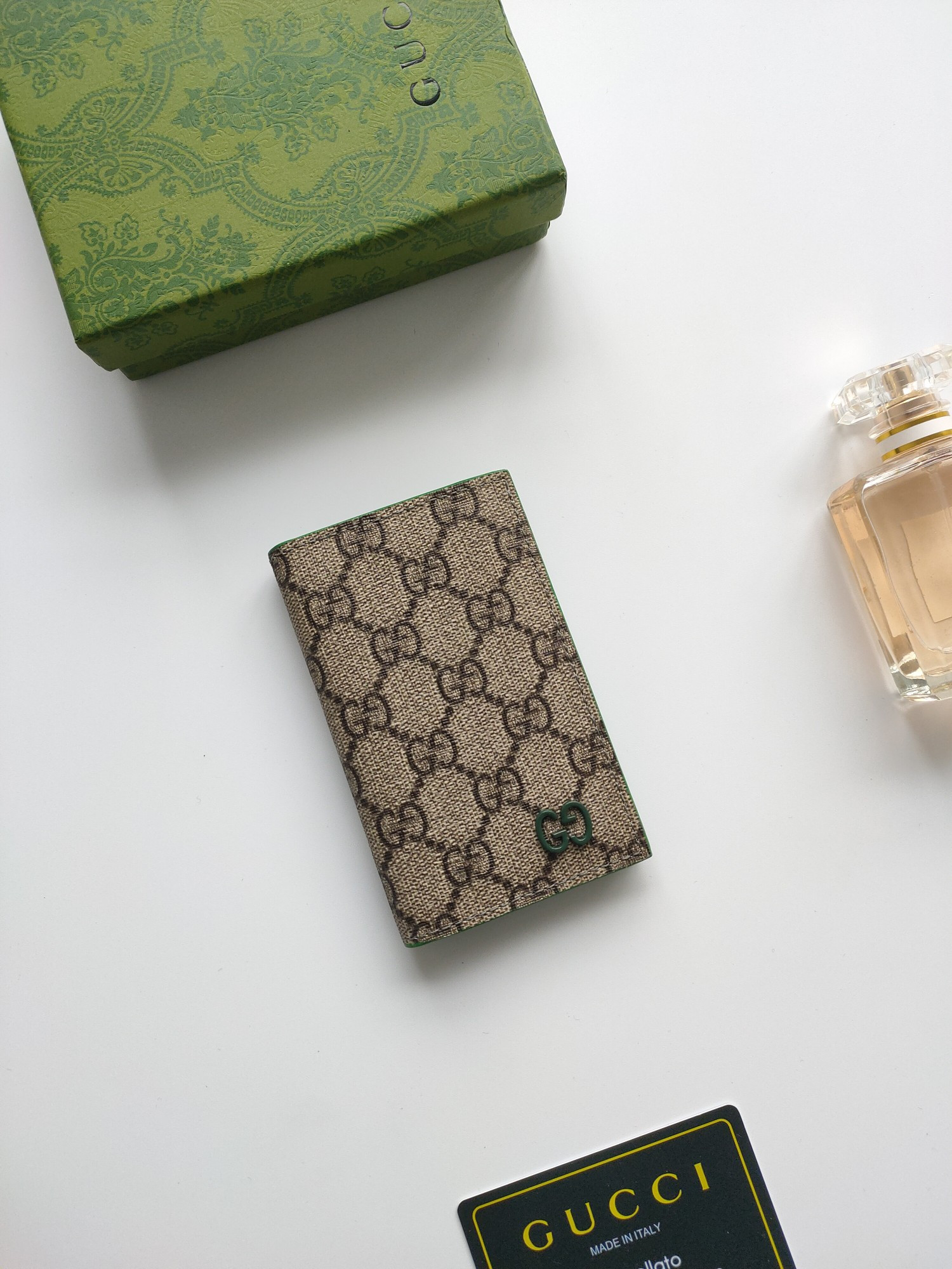 G*u*i gg  card case wallet