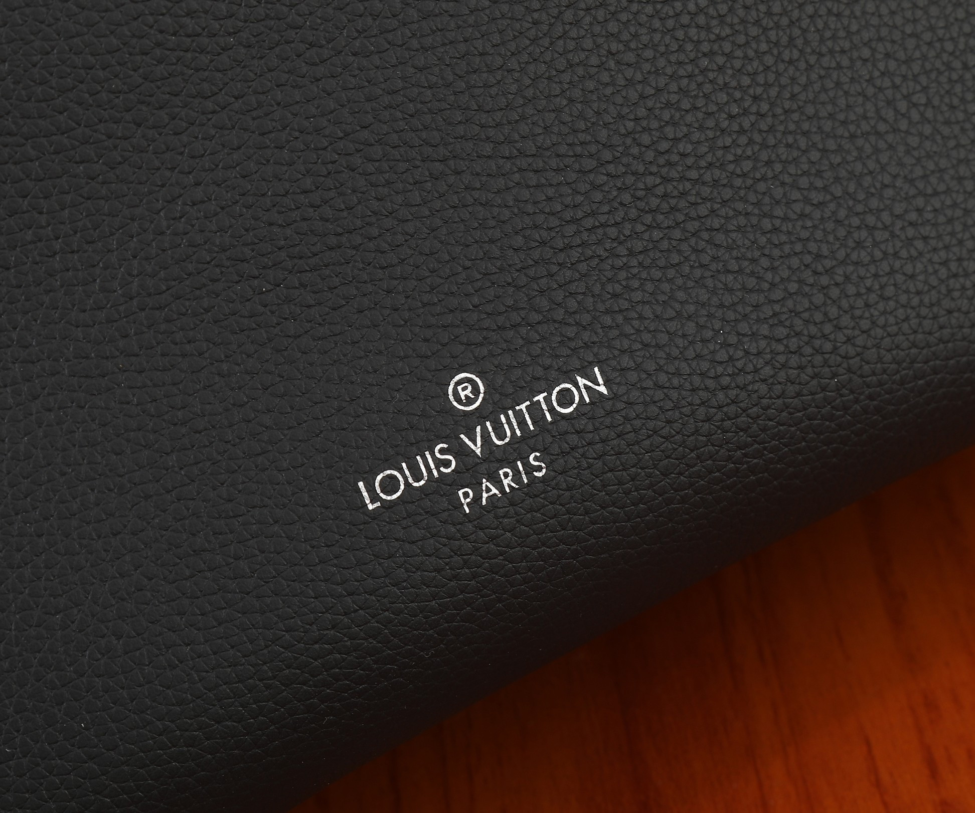 LV Side Trunk MM M25160  8.3 x 5.5 x 2.4 inches