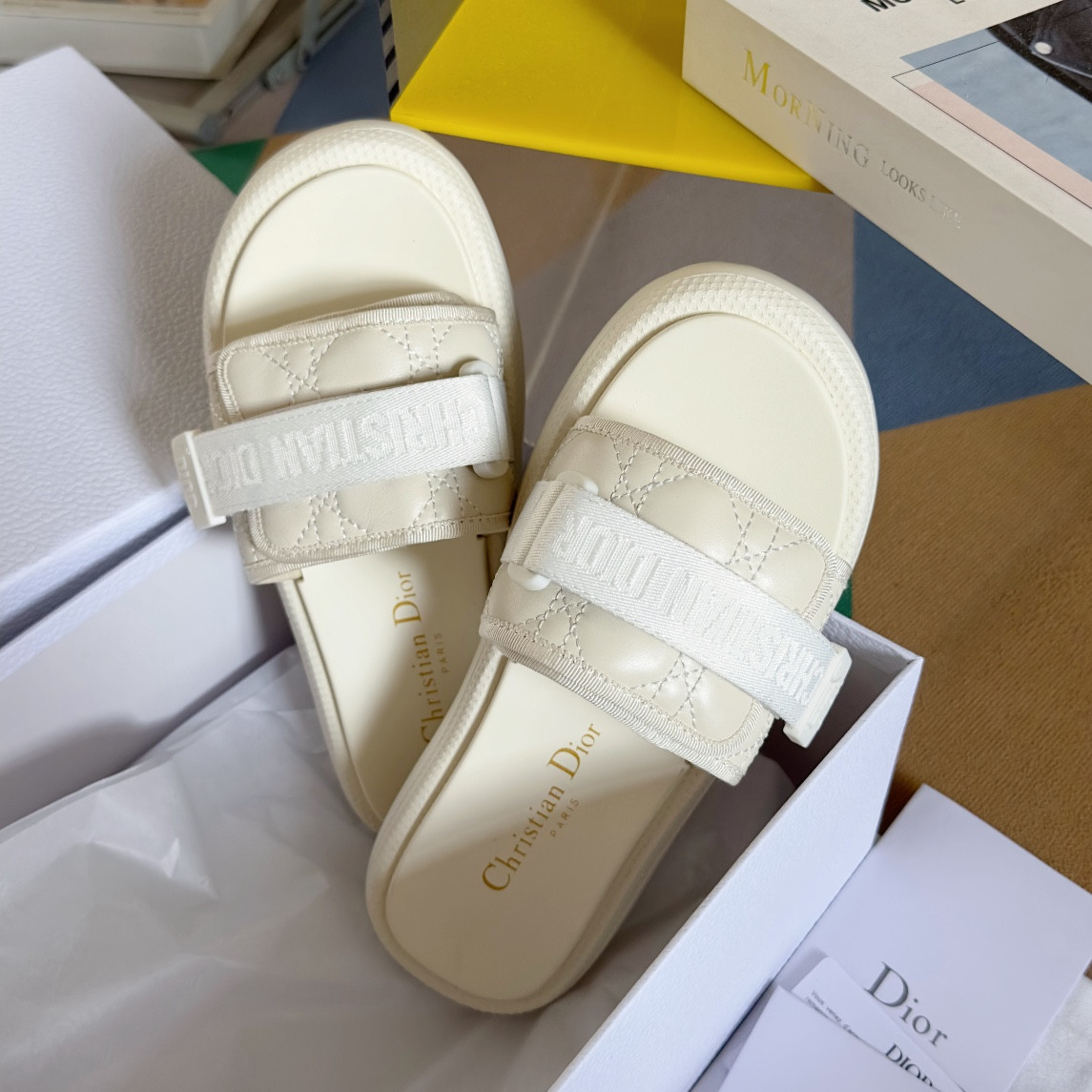 ua D*oriviera dio(r)evolution slide white