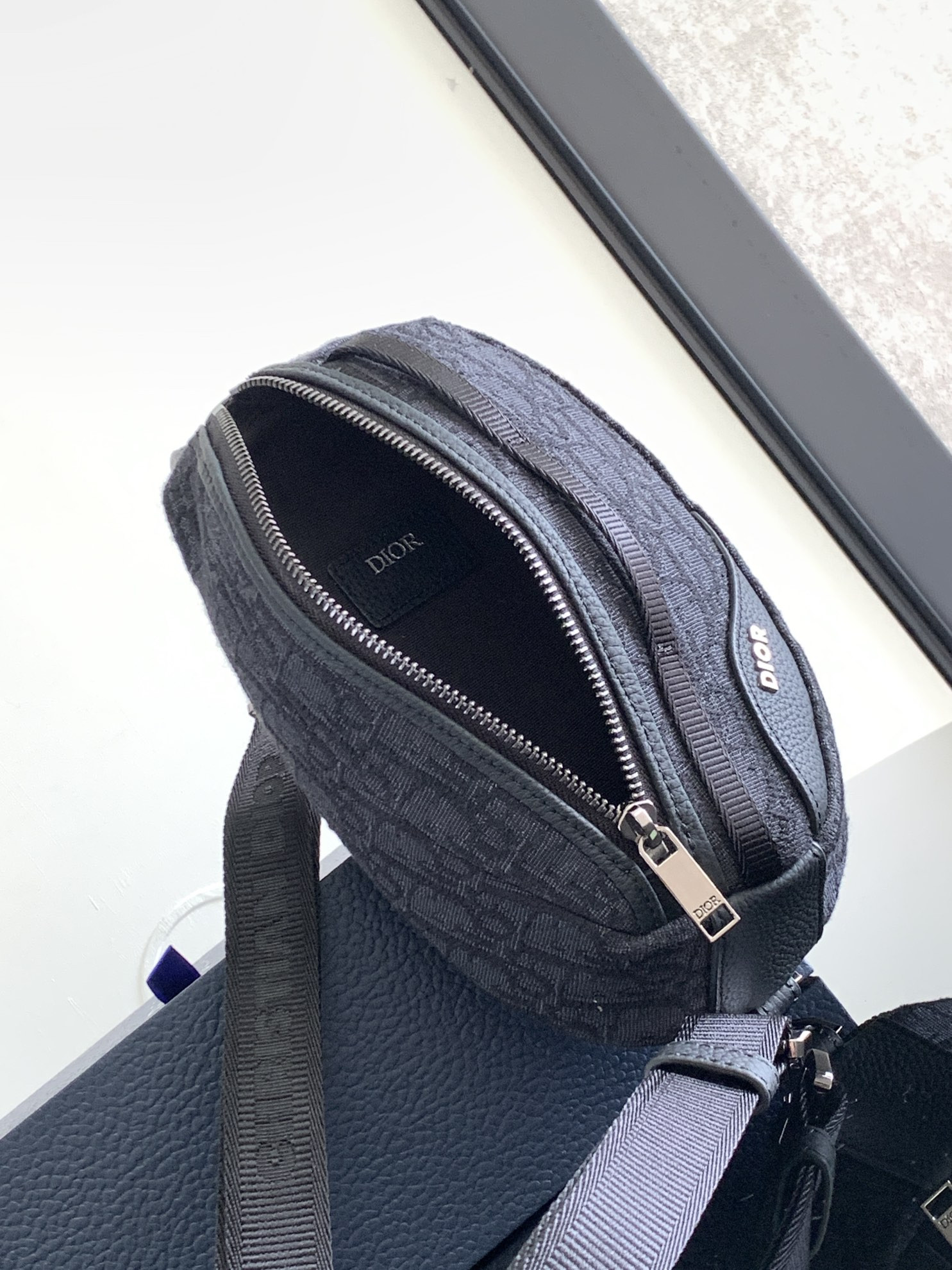 mini D*or scarab bag 28 x 12.2 x 3.8 cm