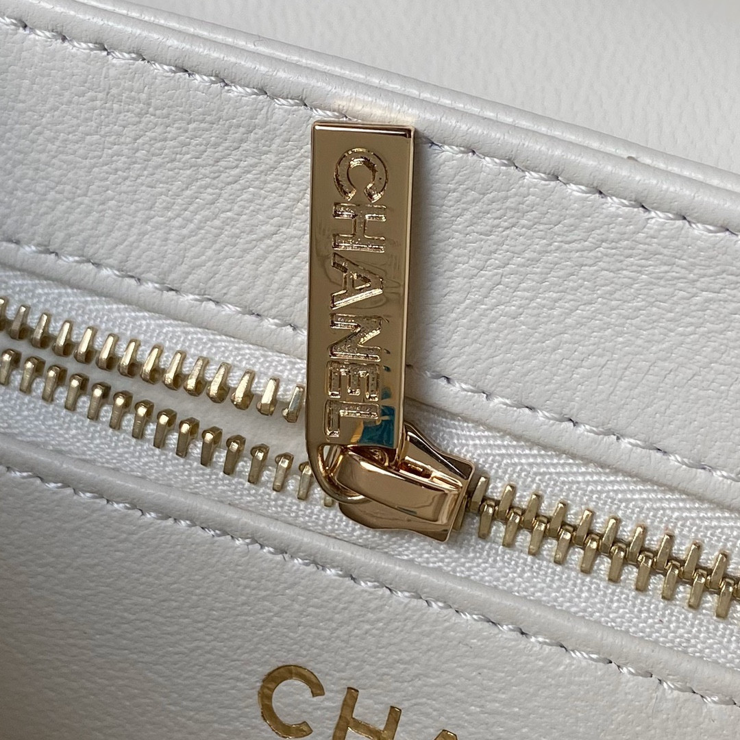 Ch*el trendy cc 23s 14.5 × 19.5 × 8 cm