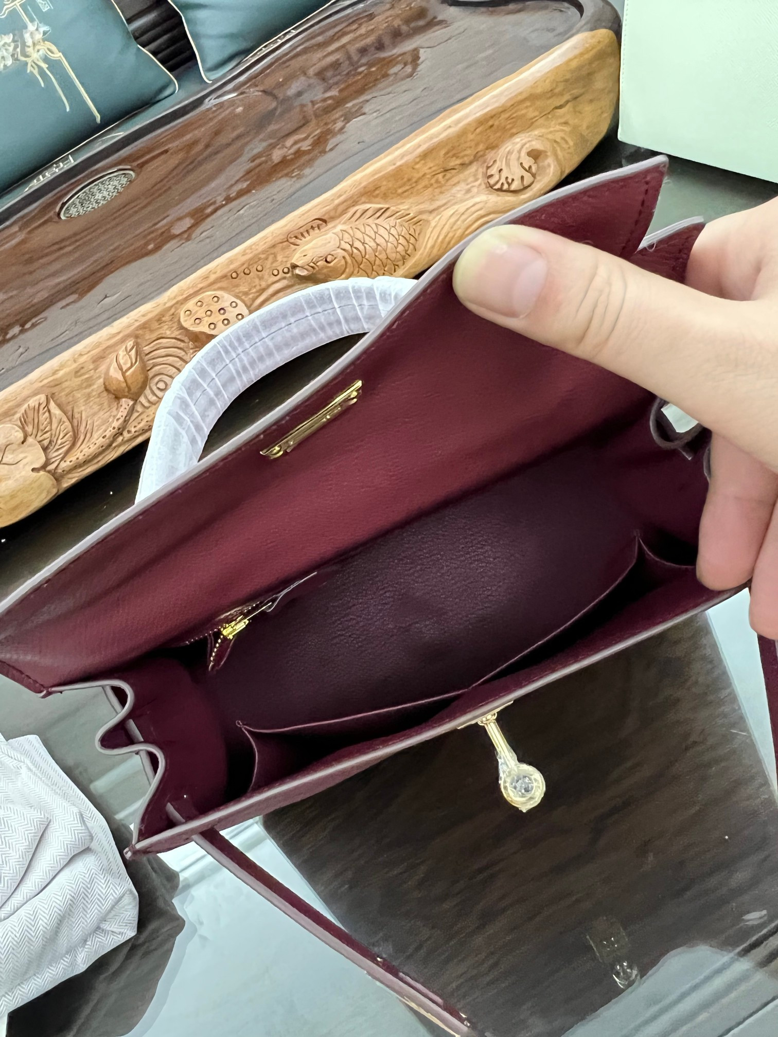 HERMÈS Kelly Gold-tone Hardware 25 28