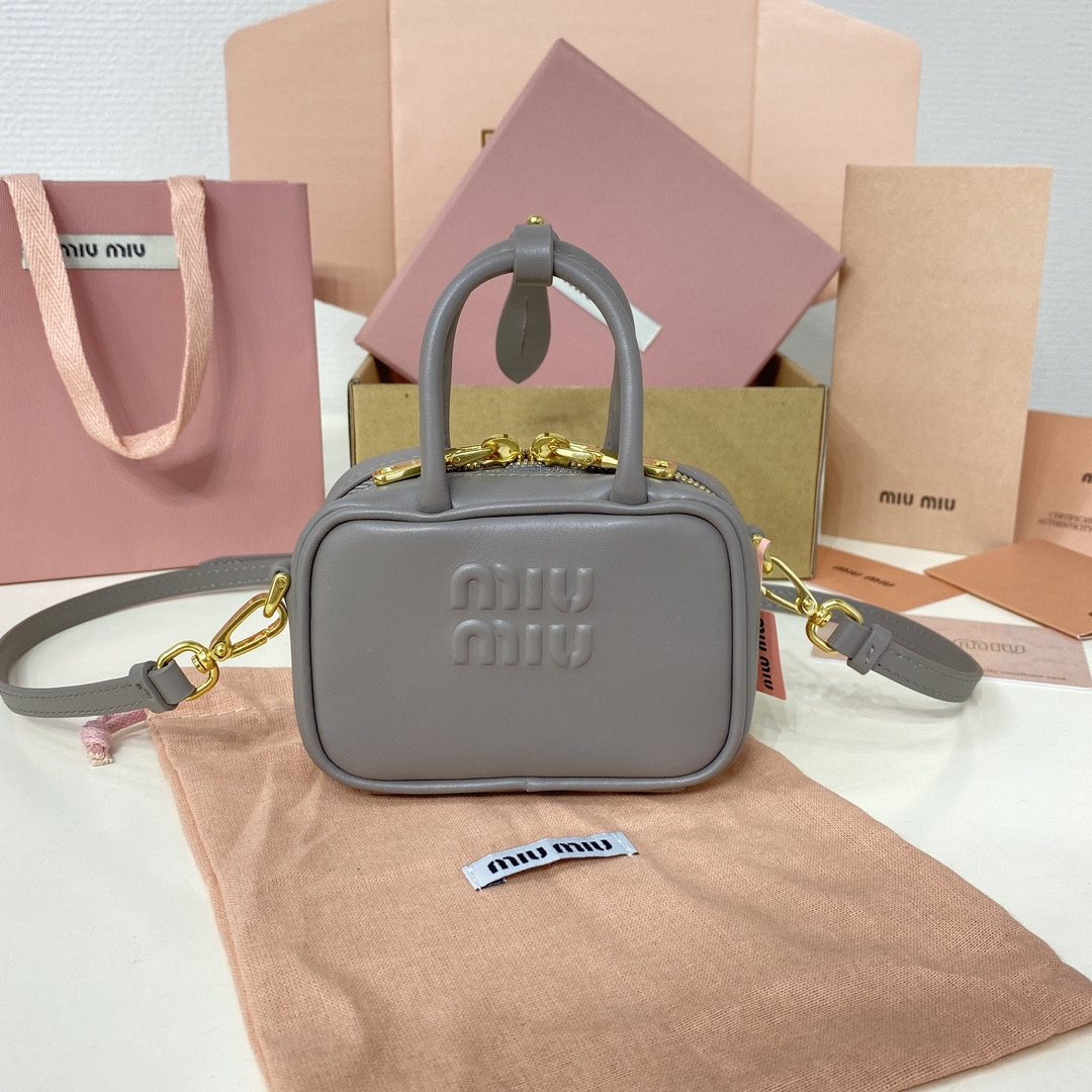 Miu Miu Leather micro bag 7x11x4cm