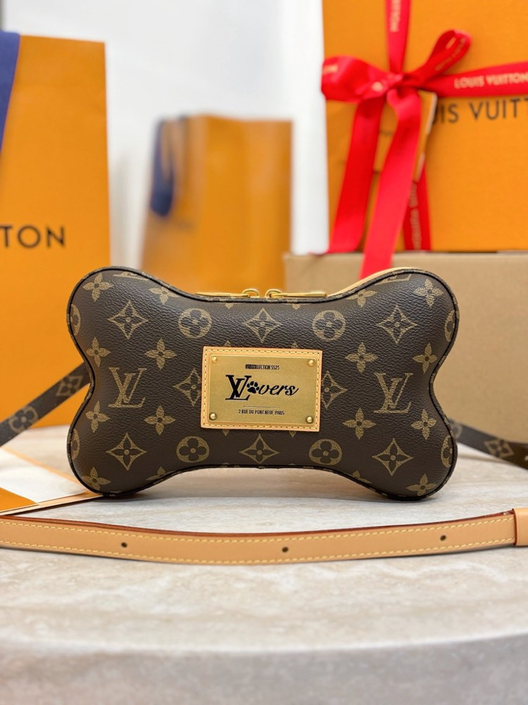 LV Bone Wearable Wallet M12615 24x14x6cm